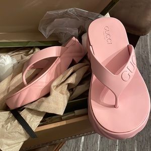 Gucci Pink Flip Flops Size 36